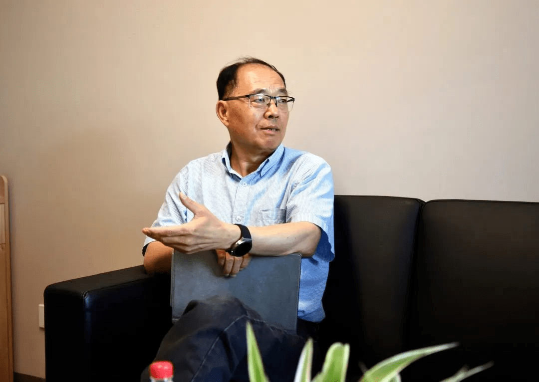 九州-雷霆主帅康冈下课，新帅接任(雷霆管理层坐视杜兰特和威少争球权)