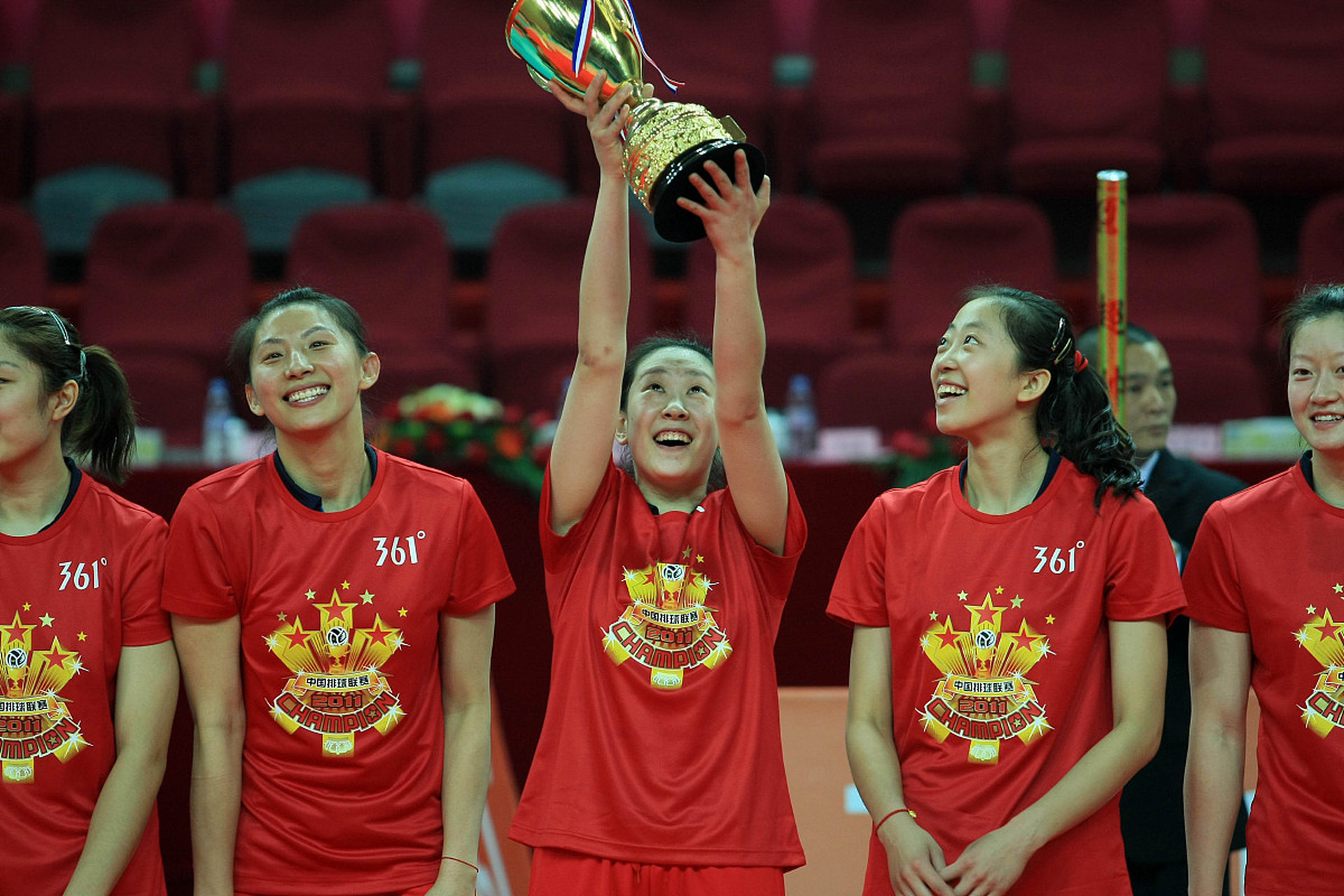 bet9-新赛季揭幕式精彩上演，明星助阵场面温馨(新赛季揭幕式精彩上演,明星助阵场面温馨文案)